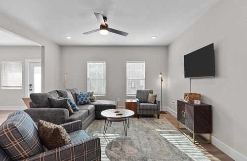 The Gate House | Spacious 5BR Home | Amazing Shower | Near SLU & Tower Grove | The Gate STL