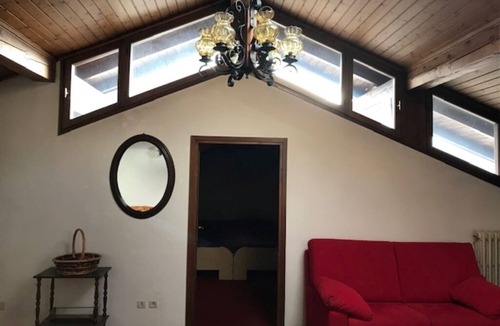 Siror (tn) Apartment | Spacious and bright attic room