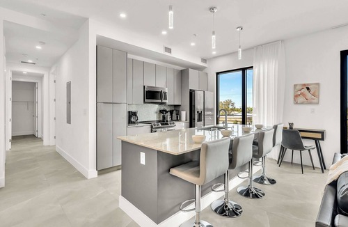 Harbordale Apartment | Spacious Chic 3BR Condo Near Beach Airport & Port