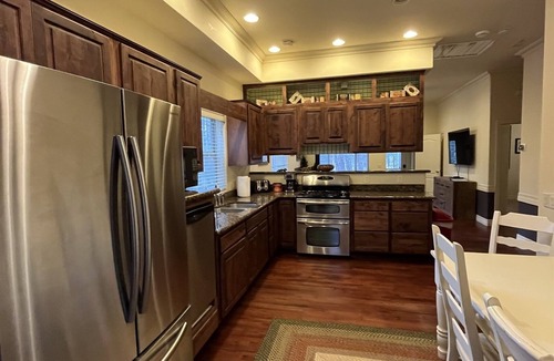 Pinetop House | Spacious & Cozy Cabin – Minutes from Go-Karts, Golf, Trails, Lakes & Family Fun!