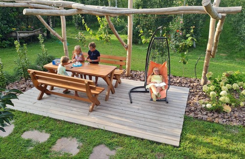 Ora Apartment | Spacious, family-friendly accommodation, 10 minutes from Lake Kaltern.