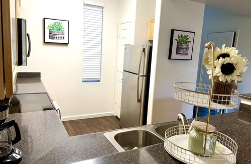 North Scottsdale Condo | Spacious furnished luxury 2 br 3 ba condo w2 car garage in Venu, pets OK
