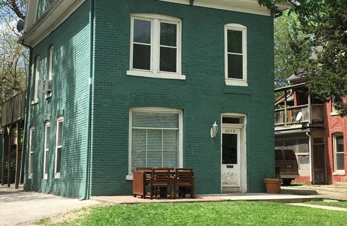 Southmoreland House | Spacious Getaway Near Food and Entertainment | 7/8
