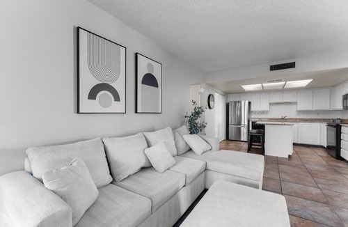 Litchfield Park House | Spacious Home in Litchfield Park - 28+ day stays!