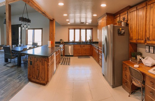 Young House | Spacious mountain retreat