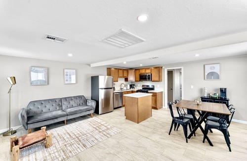 Sierra Vista House | Spacious & Private Sierra Vista Retreat with Pool!