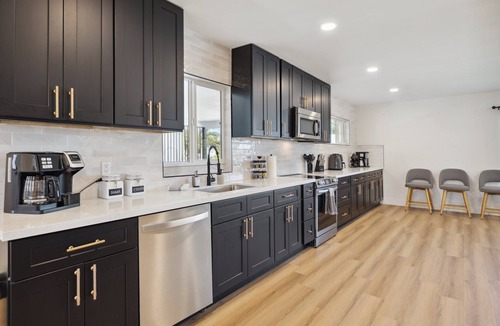 Village Grove House | Spacious Remodel 3BR 2BA – Prime Location Near It All!