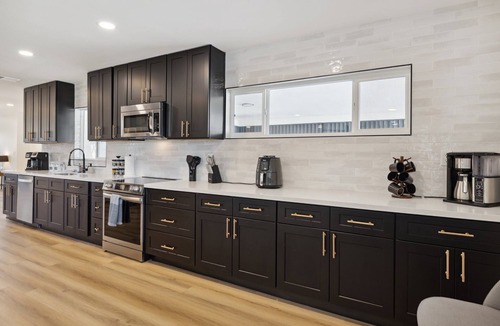 Village Grove House | Spacious Remodel 3BR 2BA – Prime Location Near It All!