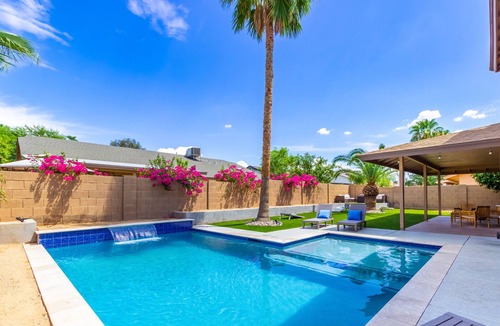 Central Scottsdale House | Spacious Scottsdale Palm Home w/Private Pool