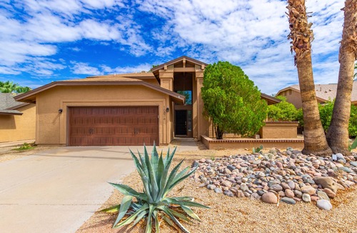 Central Scottsdale House | Spacious Scottsdale Palm Home w/Private Pool