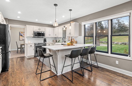 Chanhassen House | Spacious Well Appointed Retreat Minutes from Excelsior, Lake Minnetonka & More