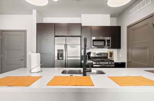 La Buena Vida Apartment | Spacious Westgate CozySuites by stadium w/pool 2