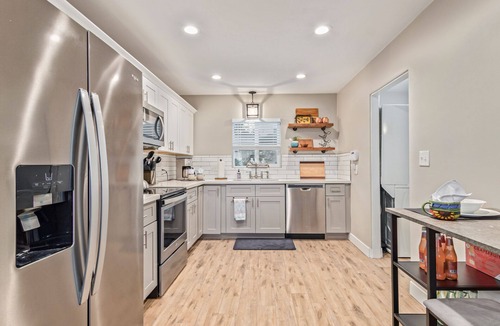 Mesa House | Spectacular Modern Oasis! Massive Heated Pool! Separate Casita!