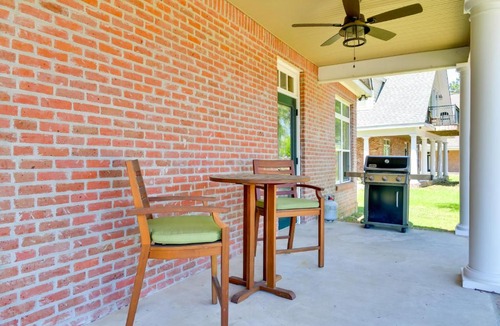 Springfield Apartment | Springfield Studio Rental w/Golf Course View!