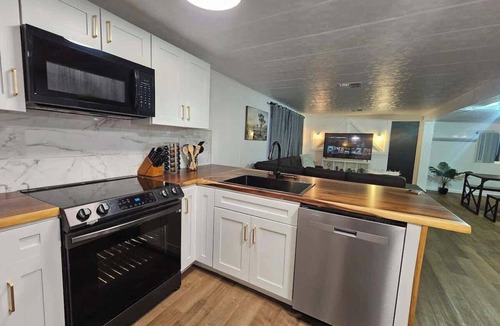 Meadview Apartment | Stargaze Grand Canyon