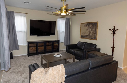 Rogers Ranch House | Stay at The Margarita: Where Comfort Meets Style