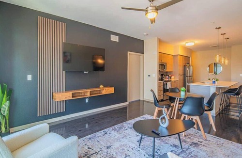 Evans Churchill Apartment | Stay Near DT PHX Balcony,W D,Pool,Gym,Parking