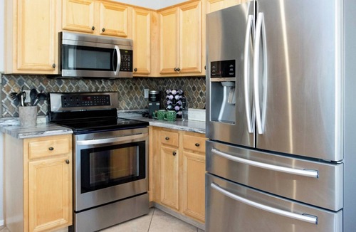 Casa Grande House | StayShores Chic Retreat – Pool, HotTub&Sweet Sleep