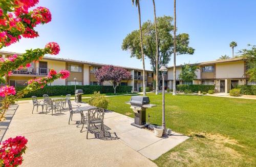 Fashion Square House | Steps to Fashion Square! Condo w/Patio & Pool