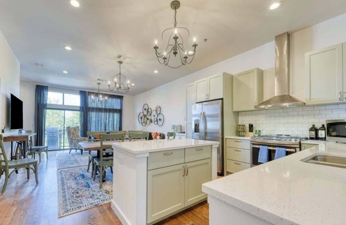 Tobin Hill House | Steps to Pearl - Two Townhomes - Sleeps 22