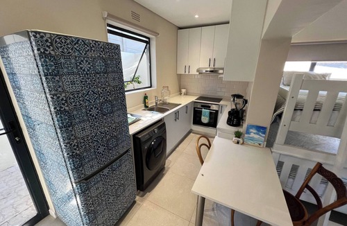 Port Edward House | Sting-ray Cottage - Staynest Guesthouse