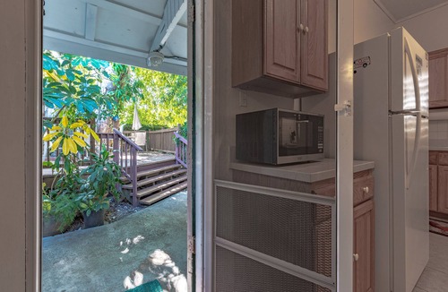 Downtown House | Stone Throw Famous Duval Street Location-No Contact Check-In