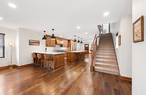 Stillwater House | Stunning 5BR Historic Home, Walk to downtown Stillwater, Sleeps 14, Chef Kitchen