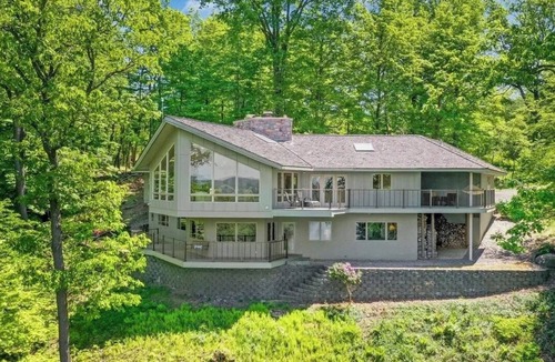 Upper Black Eddy House | Stunning cliffside river view on private 60 acre forested retreat