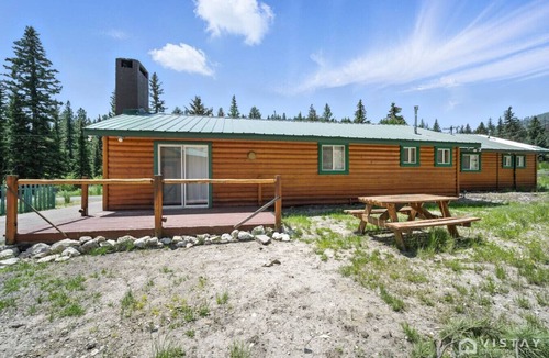 Mammoth Creek Cabin | Stunning Log Cabin Close to Panguitch Lake