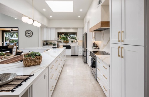 Saddle View Estates House | *STUNNING New Lstg*$2M*Resort Home * Free Pool Heat * Great Location