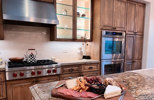 Shadow Hills House | Stunning oasis, spectacular hiking, golf, views & more in Catalina Foothills!