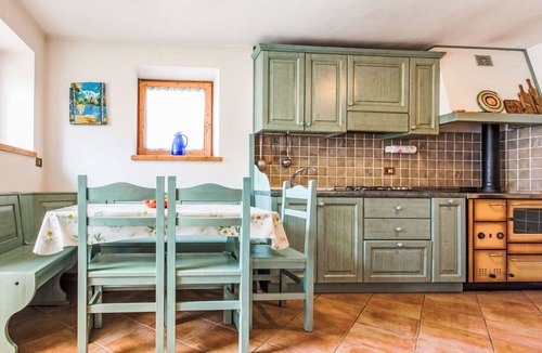 Borgo Valsugana House | Stunning private villa for 6 guests with WIFI, TV, patio, pets allowed and panoramic view
