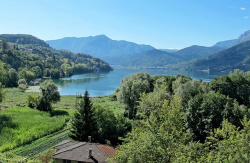 Susa Villa | Stunning villa for 6 guests with WIFI, TV, patio and parking