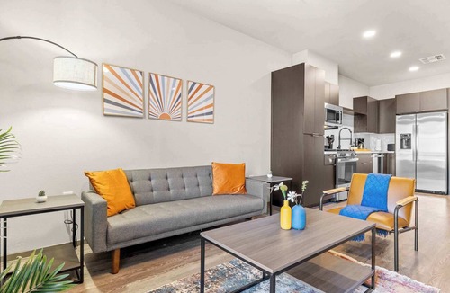 La Buena Vida Apartment | Stunning Westgate CozySuites by stadium with pool 5