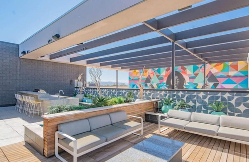 Tempe Apartment | Stylish 1BD - Pool, Gym, Parking, W-D - Sleeps 4