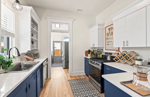 West University House | Stylish 4BR, 2.5BA Fully Renovated- Walk to UofA & 4thAve- Sleeps 8-Pet Friendly