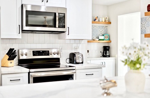 Sun City House | Stylish & Modern Sun City Retreat Near Westgate!
