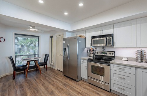 Taliverde House | Stylish, Relaxing Townhome Near Historic Biltmore - Resort Living at Its Best!