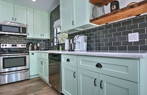 Pierson Place Historic District House | Stylish Retreat: Heated Pool w/Jets, Putting Green & Outdoor Kitchen