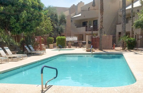 Paradise Valley Village Condo | Stylish & Spacious Condo with Pool, Spa & Gym | Minutes to Golf