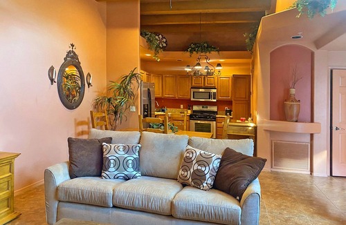 Tumacacori House | Stylish Townhome, 2bd, 2ba - Access to Year-round heated pool and gym.