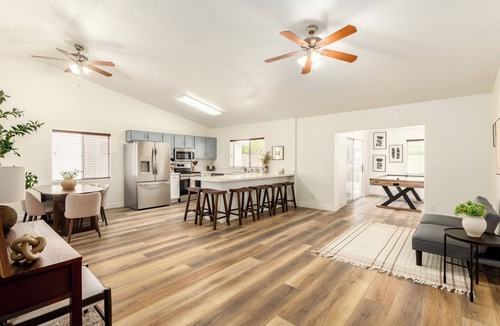 Val Vista Lakes House | Stylish Val Vista Home | 3BR + Yard & Putting Green