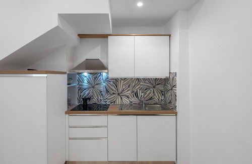 Bomerano Apartment | Suite La Primula with Mountain View, Wi-Fi and Air Conditioning