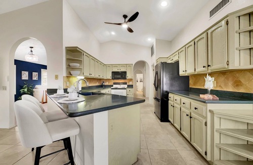 Palo Verde House | Sun Lakes Suave! Golf Cart, Gorgeous Backyard Views