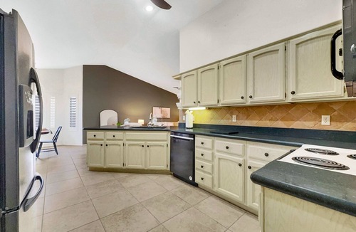 Palo Verde House | Sun Lakes Suave! Golf Cart, Gorgeous Backyard Views