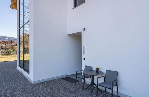 Lana Apartment | "Sunnig - Apartment Morgensonne" with Mountain View, Balcony & Wi-Fi