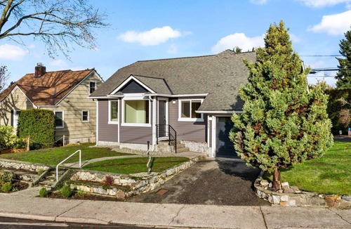 Everett House | Sunny 3BR Retreat Near Everett Waterfront