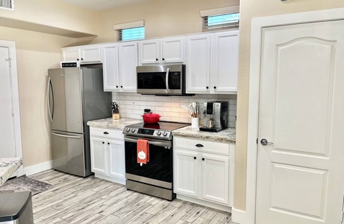 East Mesa House | Sunset Retreat! Quiet, gated community, close to hiking and restaurants