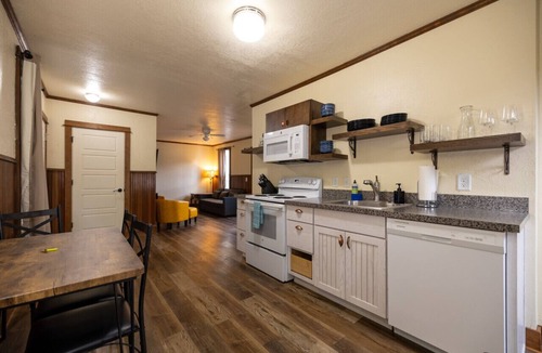 Market District Apartment | Sunset - Rhodee #1: Close to UO/Autzen