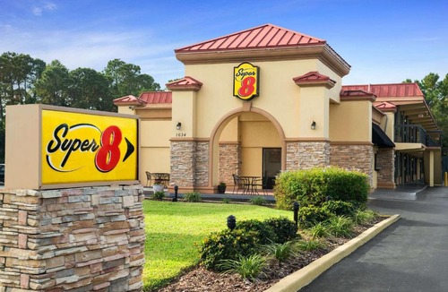 National Gardens Hotel | Super 8 by Wyndham Ormond Beach